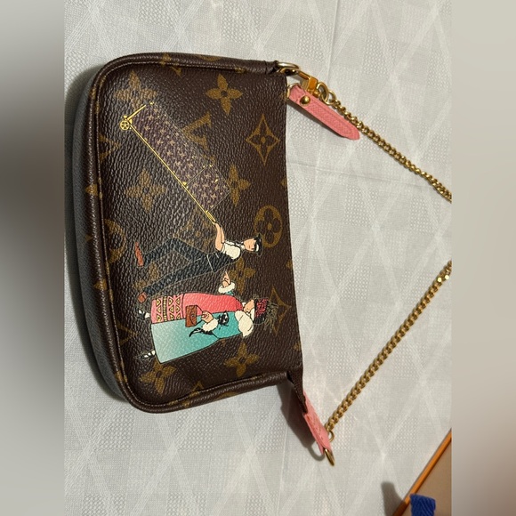 Louis Vuitton Limited Edition Mini Pochette Accessoires🎀 - Picture 4 of 14